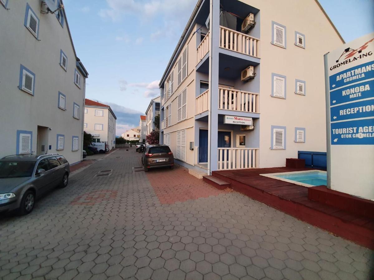 Aparthotel Marina Gromela Mirce Exteriér fotografie