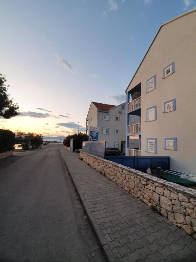 Aparthotel Marina Gromela Mirce Exteriér fotografie