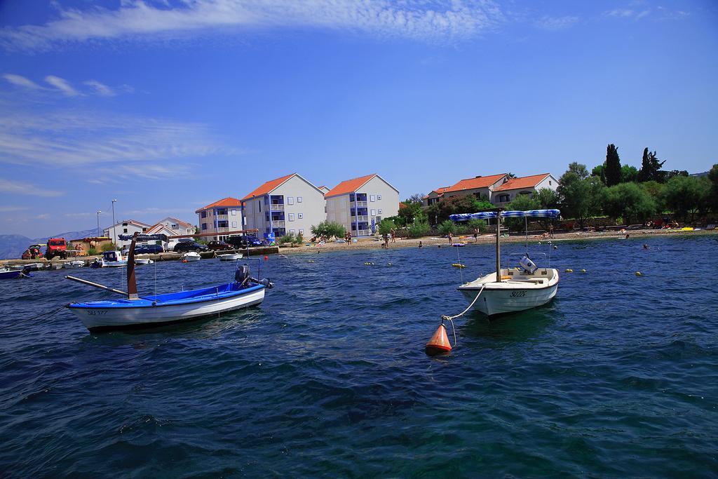 Aparthotel Marina Gromela Mirce Pokoj fotografie