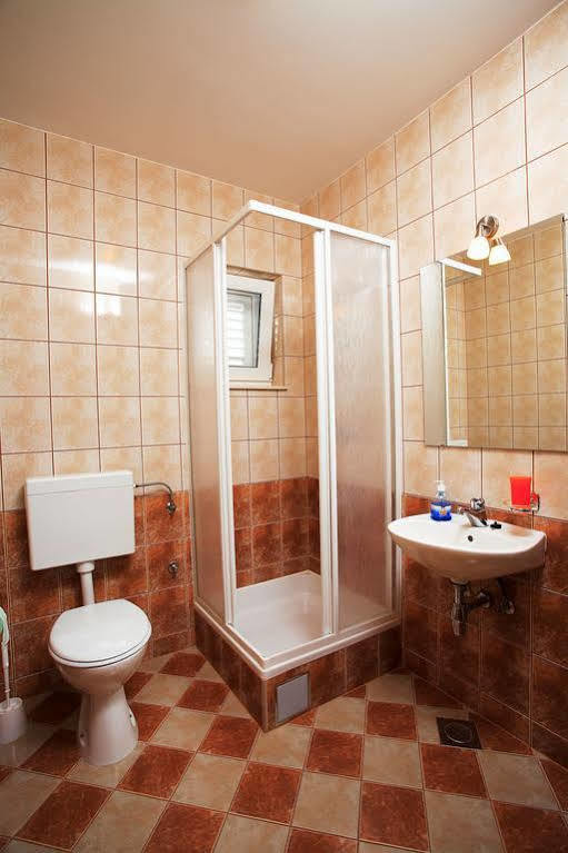 Aparthotel Marina Gromela Mirce Exteriér fotografie
