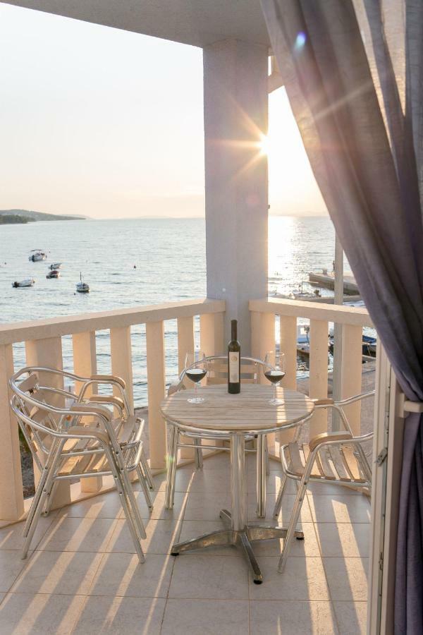 Aparthotel Marina Gromela Mirce Exteriér fotografie