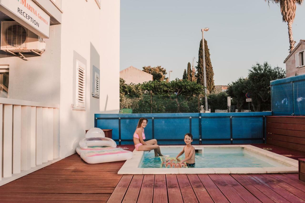 Aparthotel Marina Gromela Mirce Exteriér fotografie